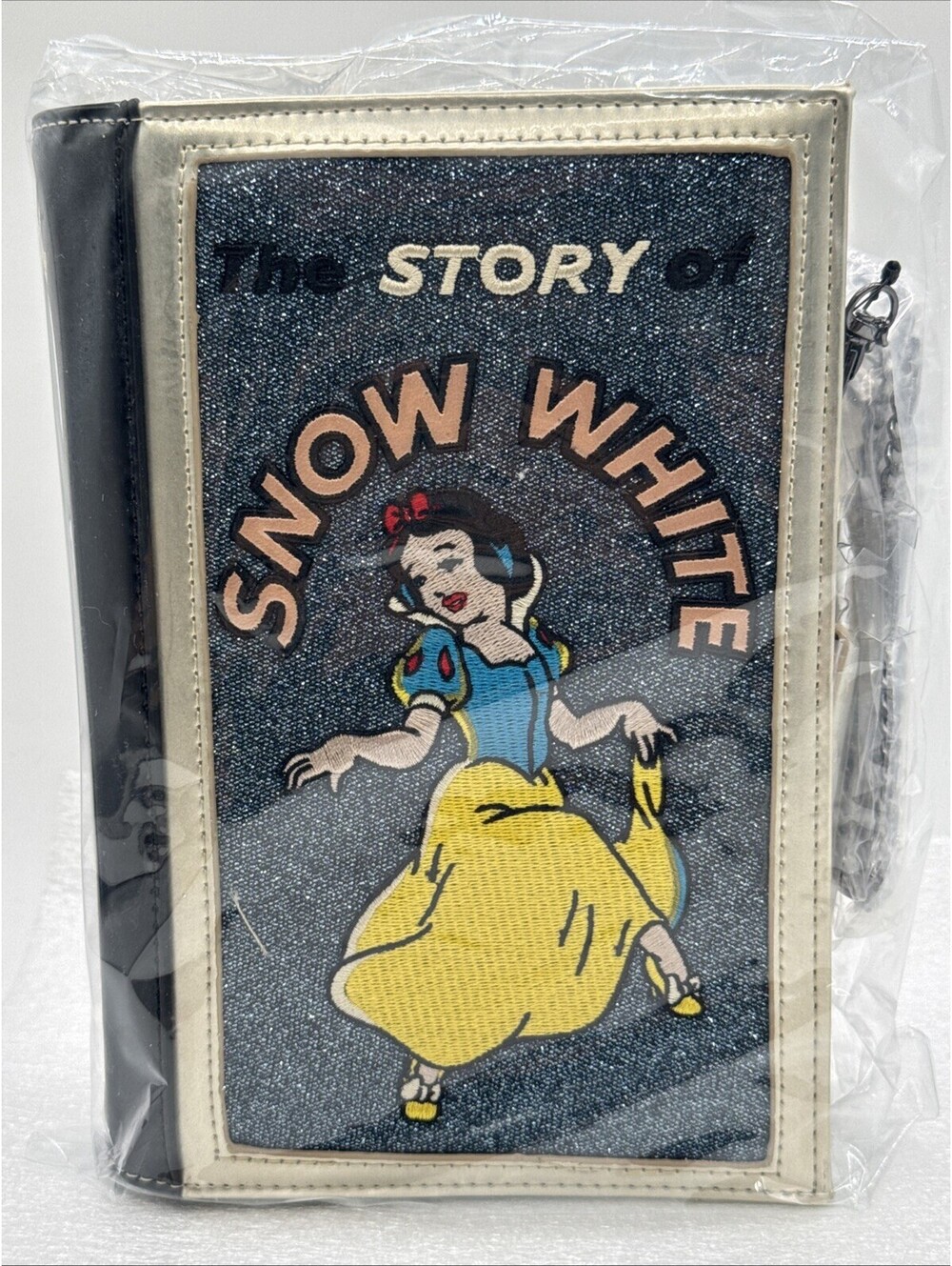 Danielle Nicole 2017 Disney Snow White Story Storybook Clutch Chain NWT 9x6”